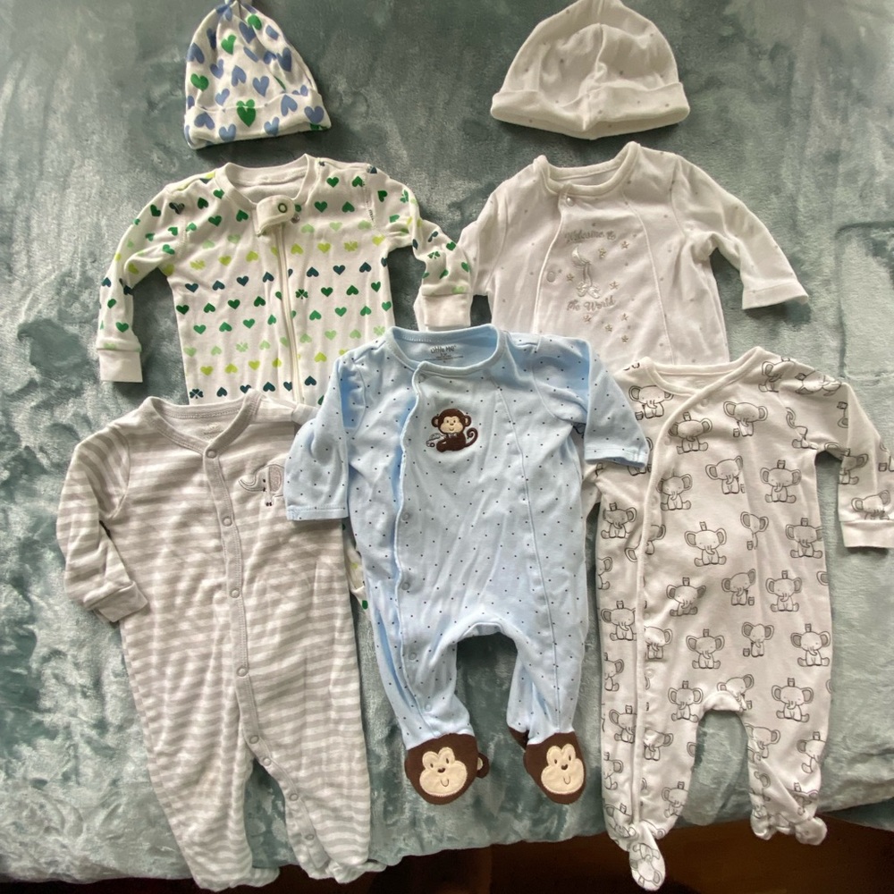 7 piece onesie bundle. Various sizes